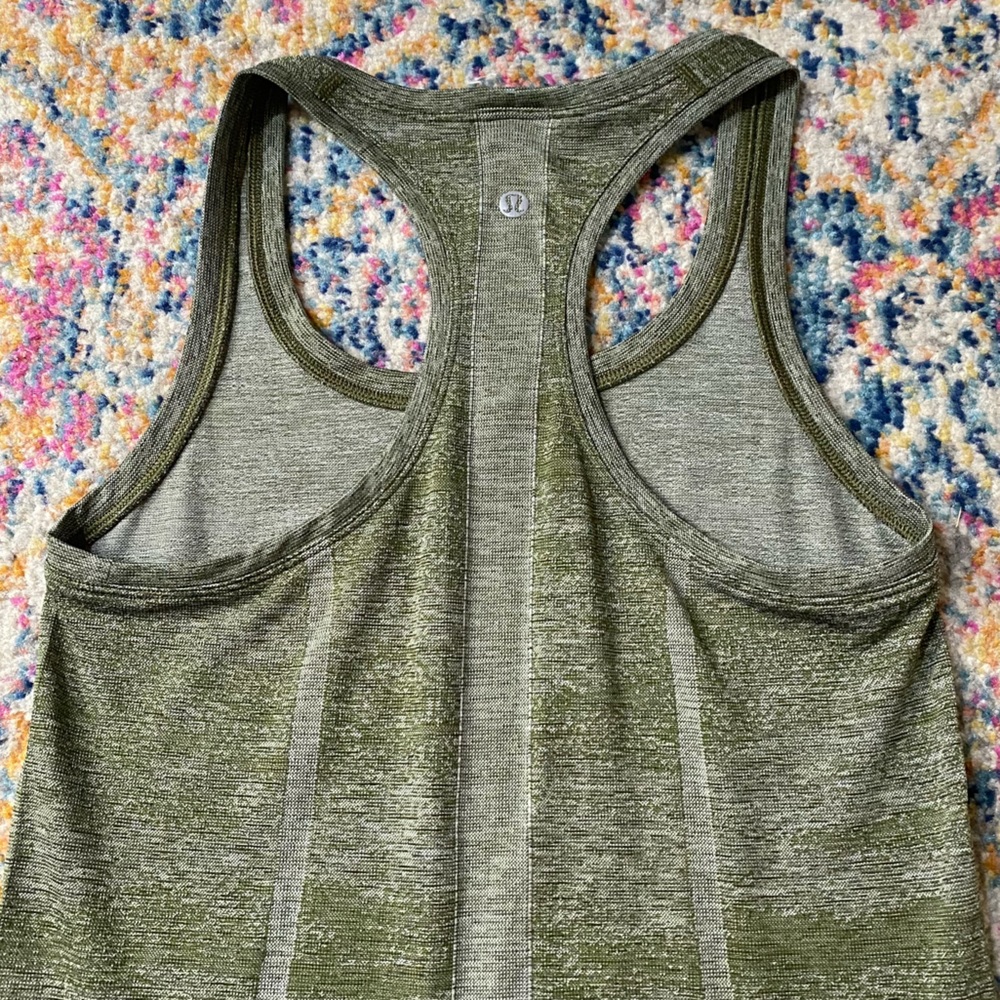 Lululemon tank